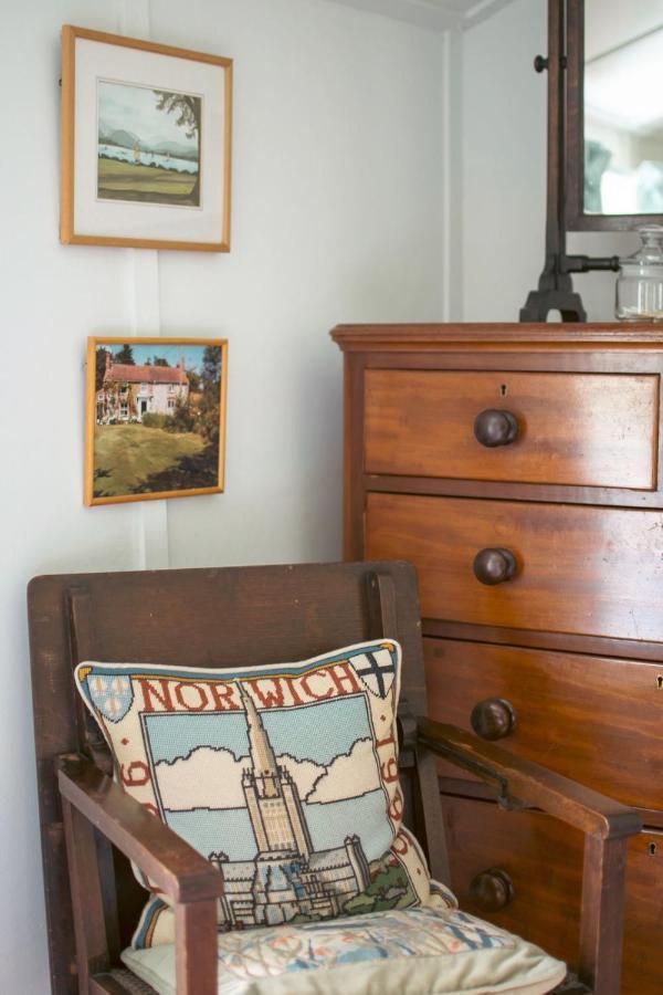 Adorable Two Bed Norfolk Broads Holiday Home - River Views With Moorings & Fishing ستالهام المظهر الخارجي الصورة